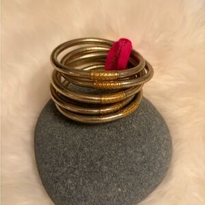 NWT Budhagirl set of 6 size M Etoile all weather bangles